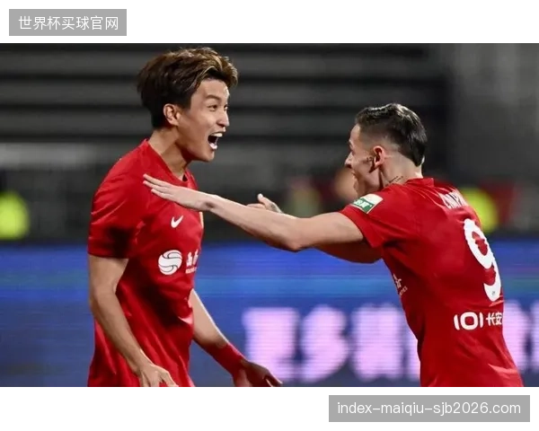 升班马重庆铜梁龙表现惊艳，球队凭借稳固的防守体系成为本赛季最大黑马。